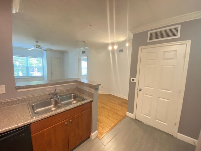 Building Photo - THE GRANDE DOWNTOWN CONDO - 1BR/1BA