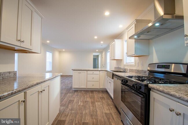 Building Photo - 19 Loxley Ln