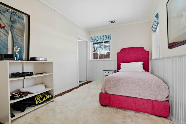 Building Photo - 74 Peacock Ln