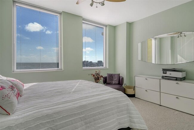 Building Photo - 800 N Tamiami Trl