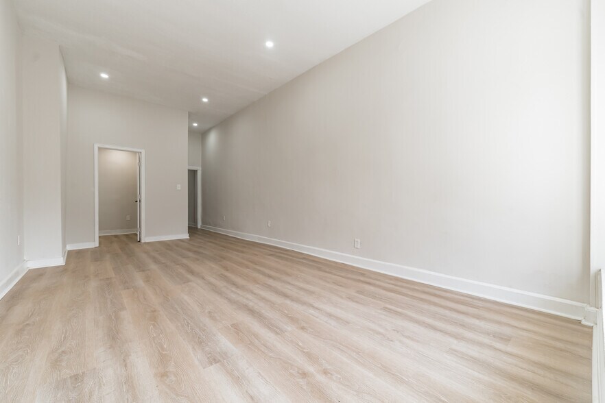 Living Room - 3521 Indian Queen Ln