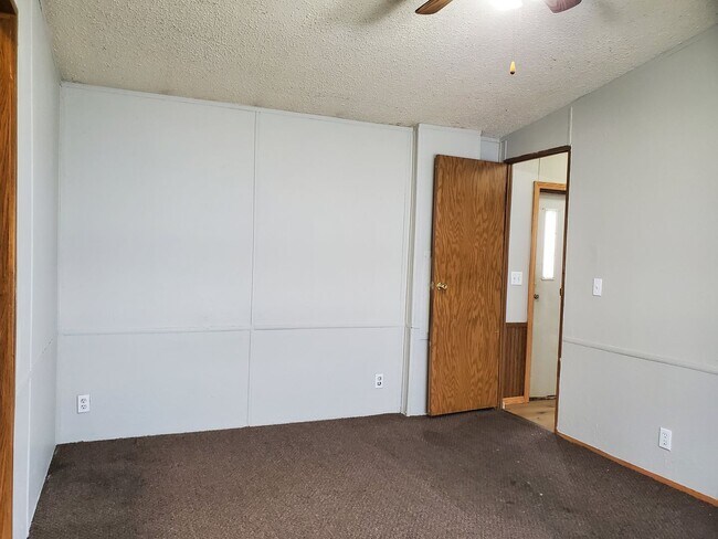 Building Photo - 200 cedar cove lane