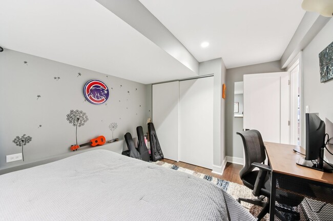 Building Photo - 1717 N Hudson Ave