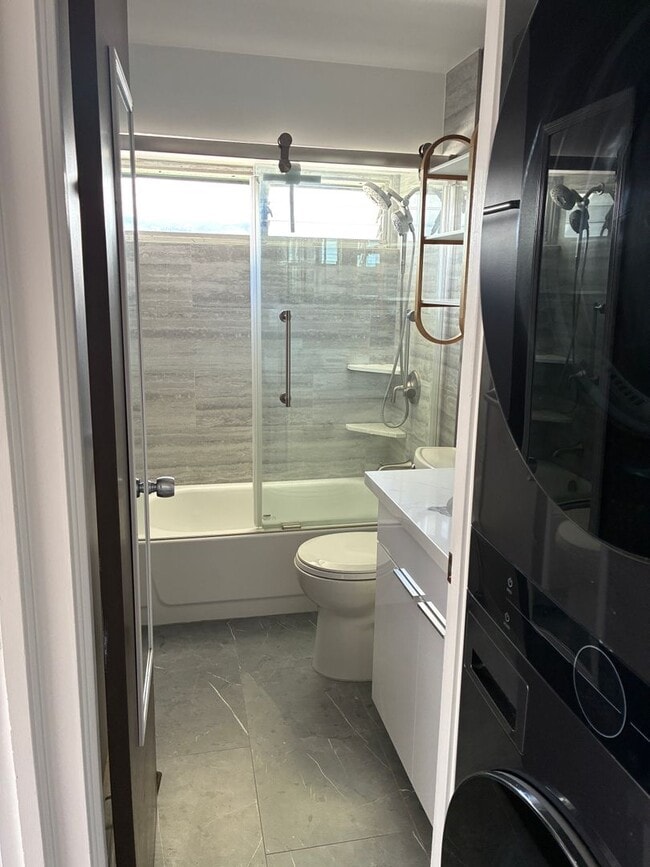 Building Photo - For Rent – Regency Towers