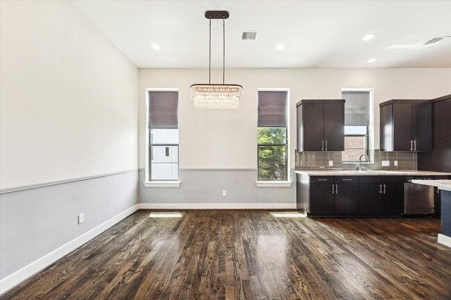Building Photo - 1703 Weber St