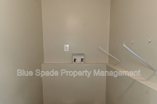 Building Photo - 1862 Posten Ln SW