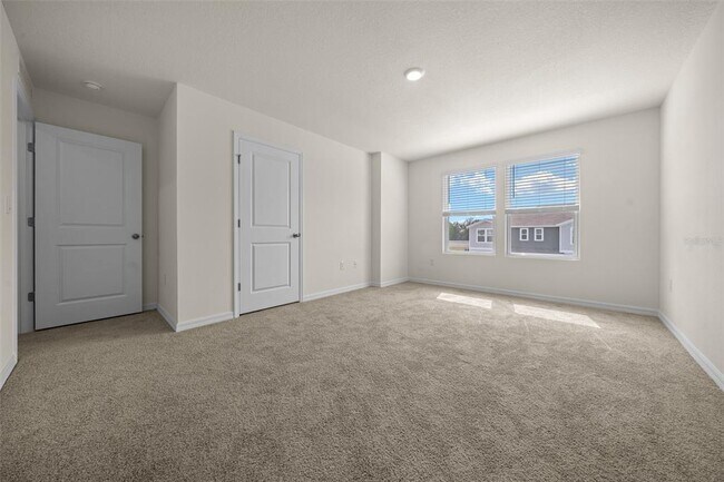 Building Photo - 6580 SW 81st Loop
