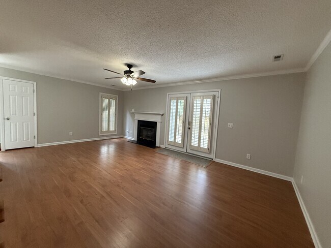 Building Photo - 103 Sunshine Ln