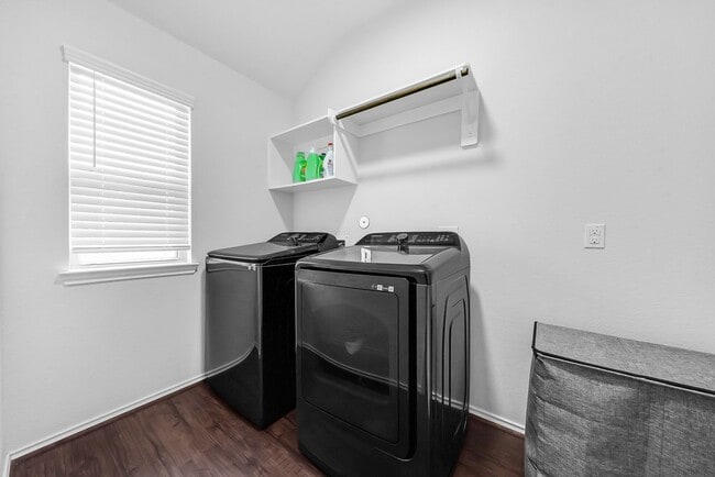 Building Photo - 25915 Aura Lake Ln