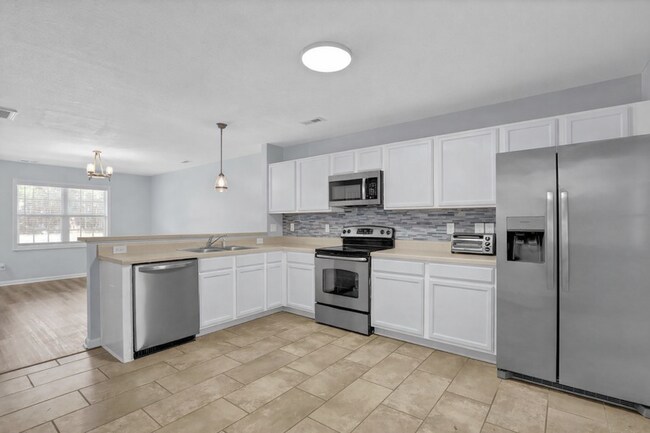 Building Photo - 1404 Old Folkstone Rd