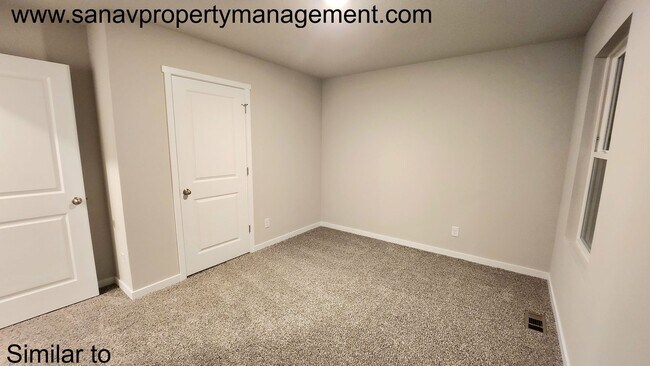 Building Photo - Spacious Single-Family Ranch with Finished Basement in West Des Moines – Now Just $1995 (Was $2095)!