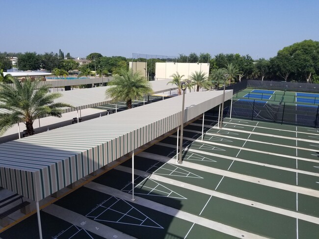 Building Photo - 112 Salisbury E