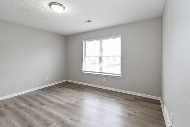 Building Photo - 7412 Hunter's Horn Dr