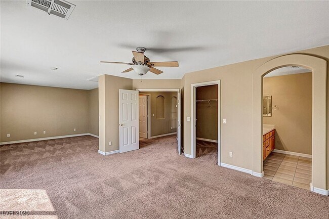 Building Photo - 1332 Dream Valley St
