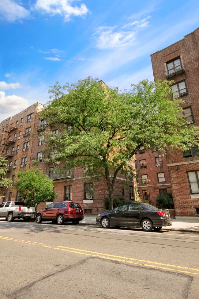 Building Photo - 117 Seaman Ave