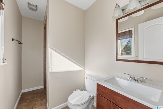 Building Photo - 5956 Crestwood Cir