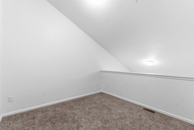 Building Photo - 802 Waterglen Dr