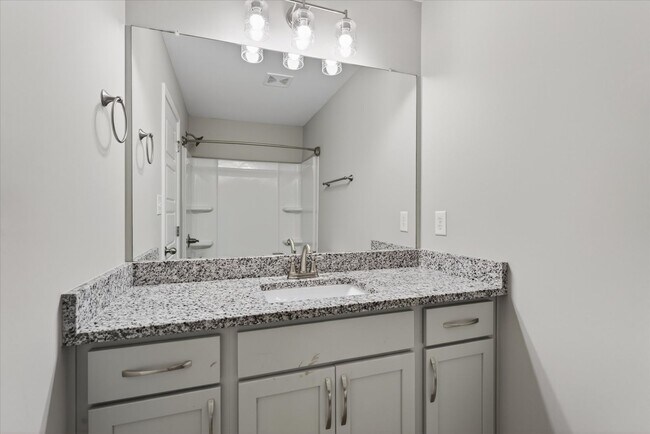 Building Photo - The Stowe Court Dog Friendly Condo for rent!