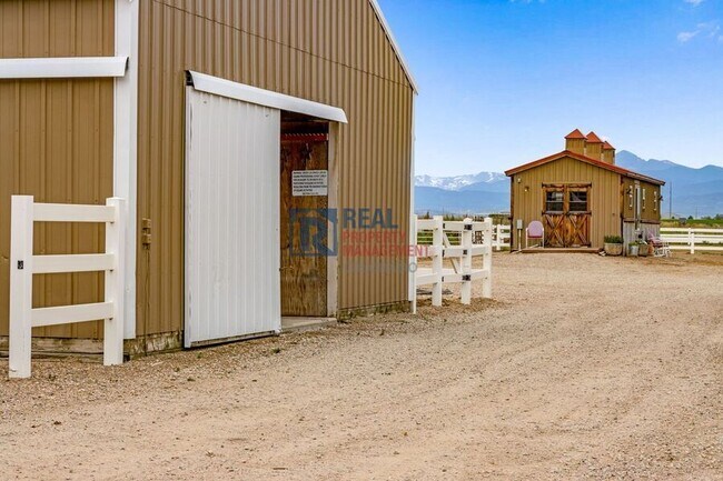 Building Photo - 23551 Co Rd 5