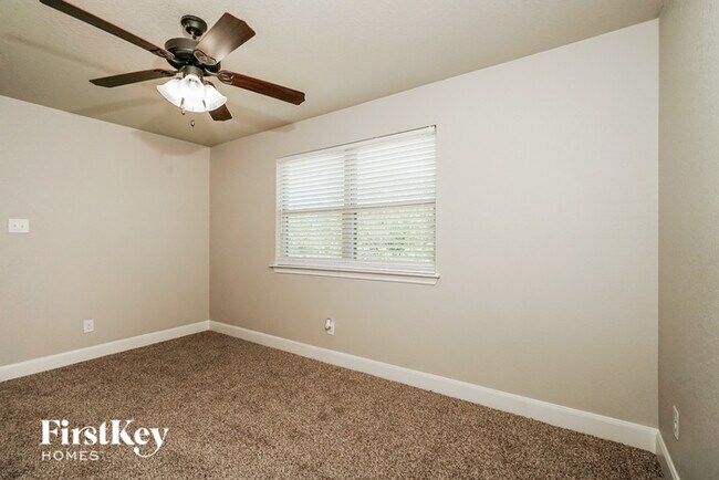 Building Photo - 6630 Woodstock Dr