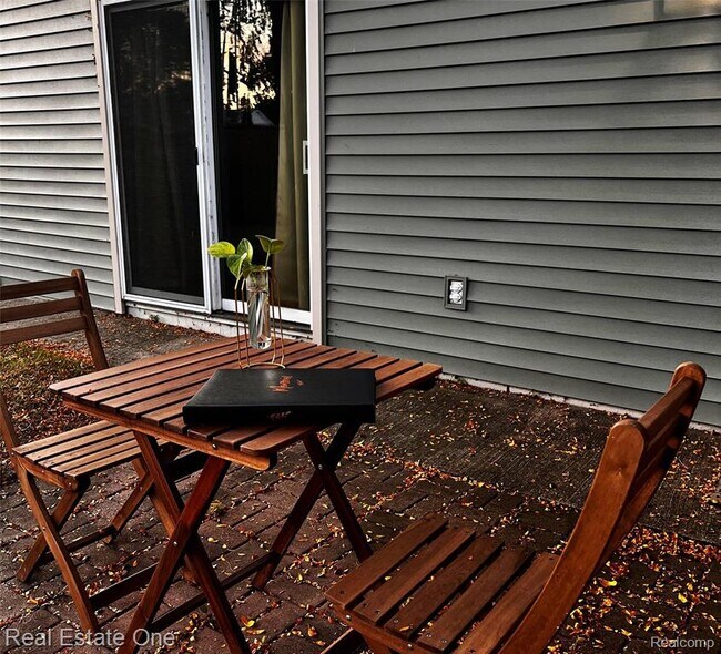 Building Photo - 4217 Crooks Rd