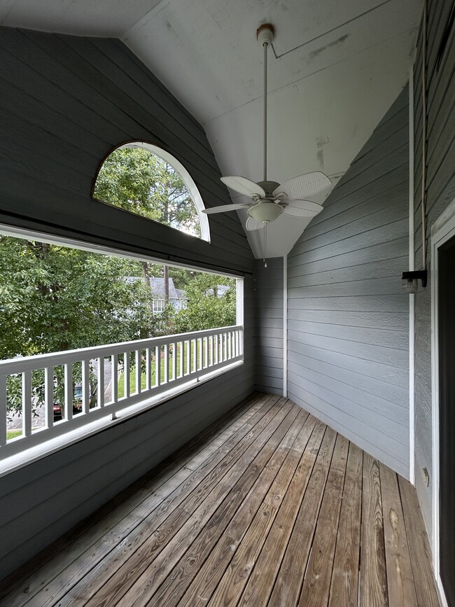 Building Photo - 104 Breezewood Dr