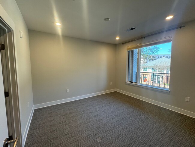 Building Photo - 2 Bedroom | 2 Bath Downtown Cary Chatham W...