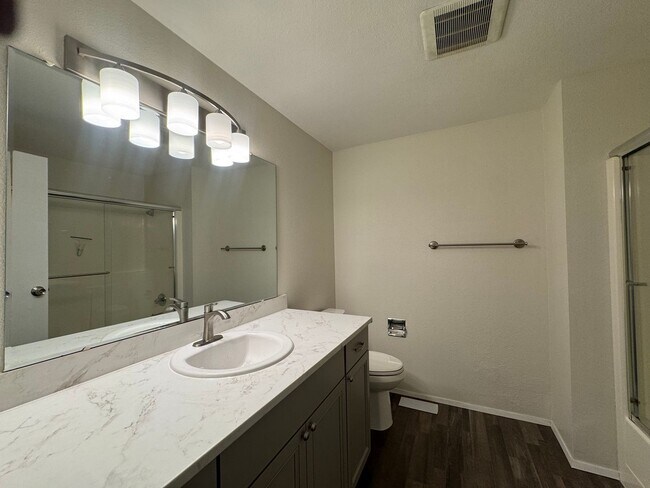 Building Photo - Tranquil 3 bedroom Rambler!!!