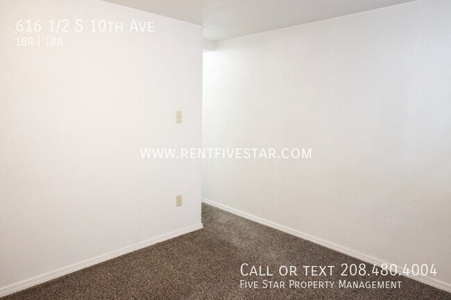 Building Photo - 616 1/2 S 10th Ave-