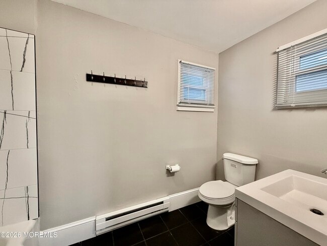 Building Photo - 512 4th Ave