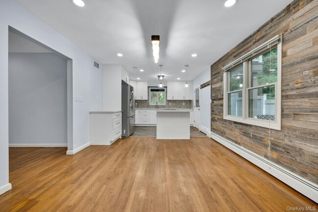 Building Photo - 186 Midland Ave