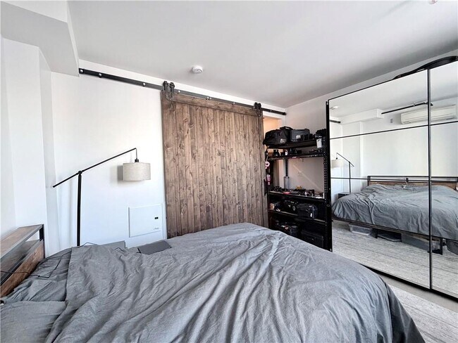 Building Photo - 651 New York Ave