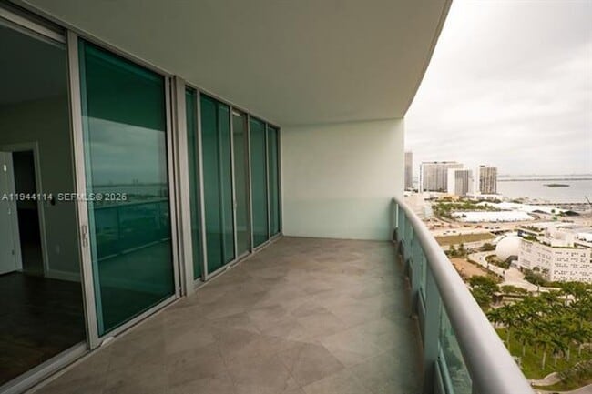 Building Photo - 900 Biscayne Blvd