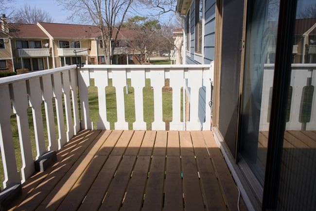 Building Photo - Wheeling, Lexington Commons 2BR/2BA 1 Garage & 2 Pools!