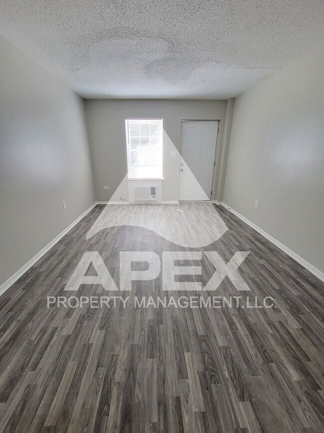 Building Photo - Recently Renovated - Alcoa Studio Apartment – Convenient Location!