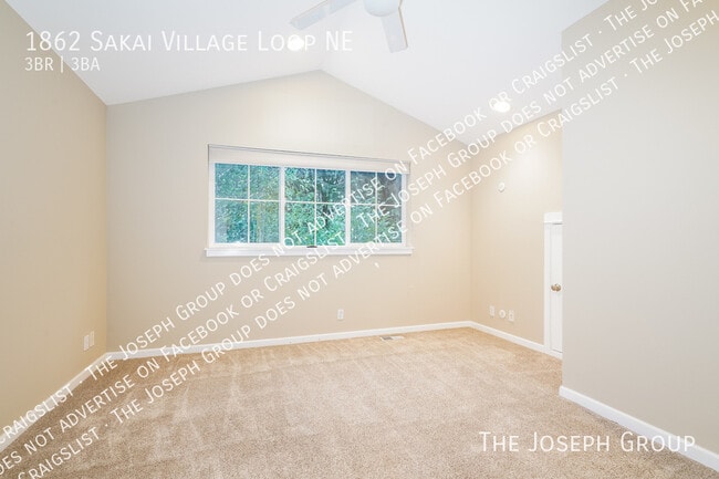 Building Photo - 1862 Sakai Village Loop
