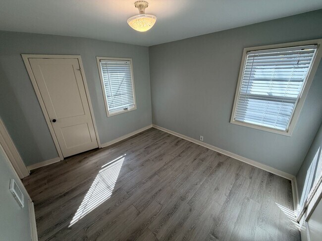 Building Photo - One Bedroom Cottage in the Heart of Salem