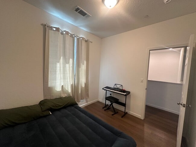 Building Photo - Two story home, pet friendly, Section 8 ok...