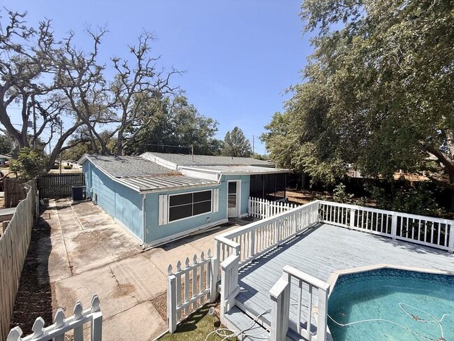 Building Photo - 1238 Bellevue Blvd