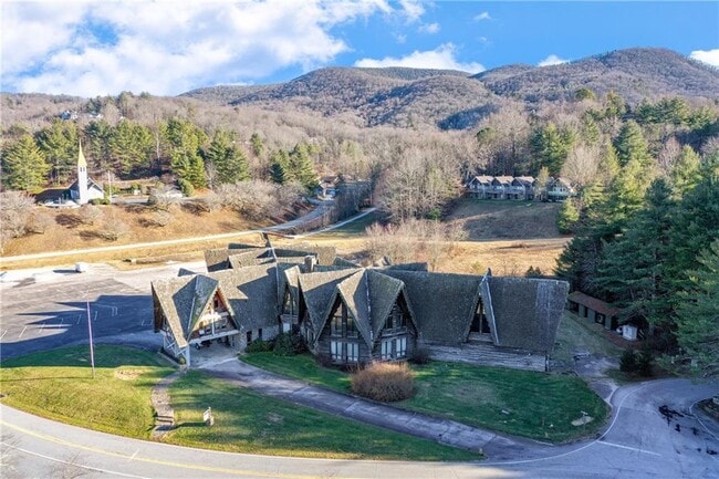 Building Photo - 3 Berkshire Ln