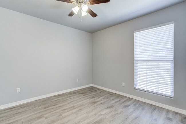 Building Photo - Wonderful 3 Bed 2 Bath in Willow Bend!