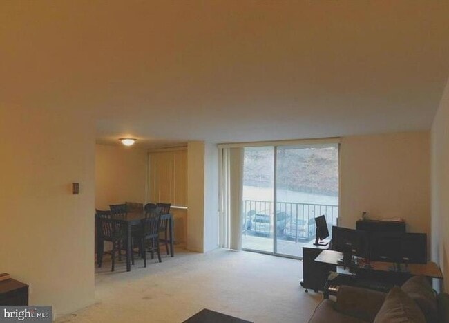 Building Photo - 5565 Columbia Pike