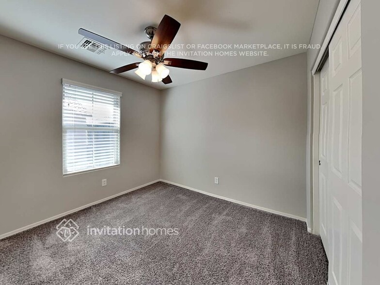 Building Photo - 225 N Sandal