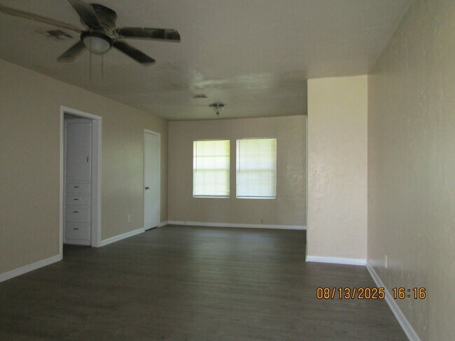 Building Photo - Move In Special: $250 off on The First Full Month' Rent!