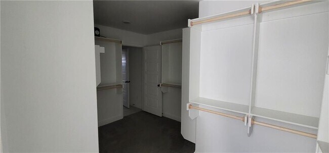 Building Photo - 5908 NW Ettie May St