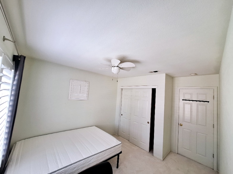 Building Photo - 48 Primrose Ct