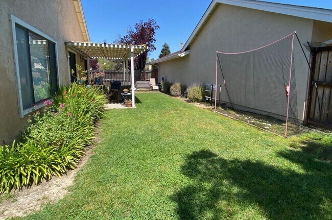 Building Photo - 927 Lobelia Ln