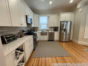 Building Photo - 1 Pickering Ave