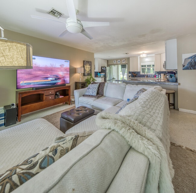 Building Photo - 1612 N Ocean Breeze