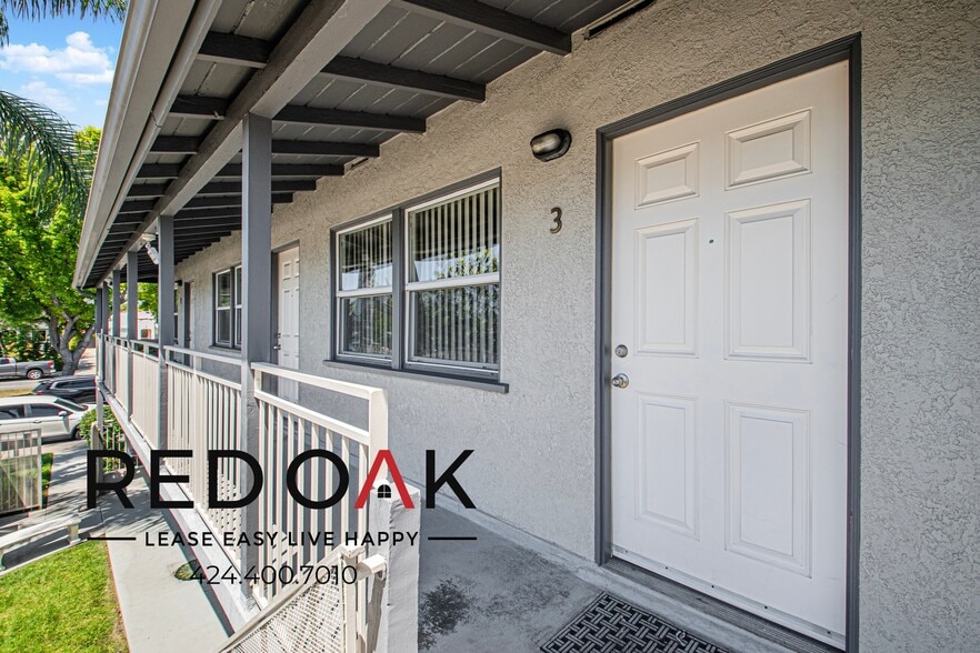 Building Photo - 380 S Sierra Madre Blvd